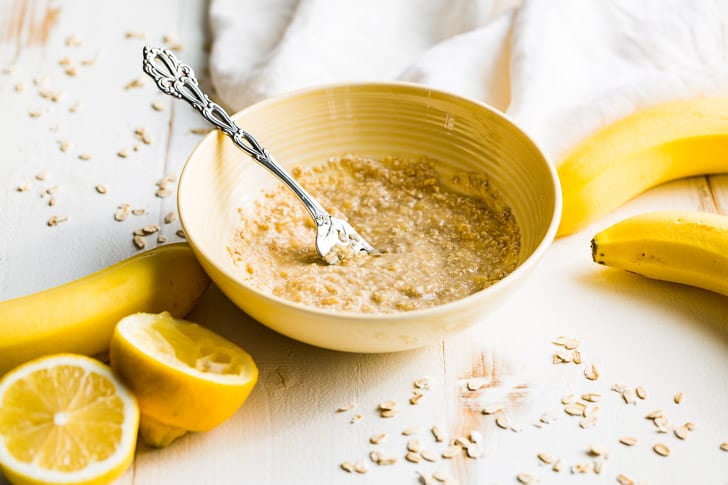 DIY Oatmeal Banana Mask for Youthful, Wrinkle-Free Skin